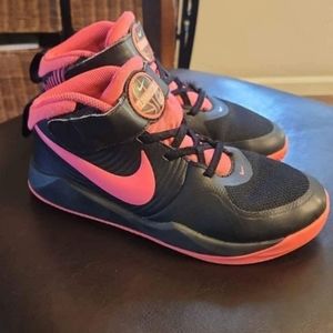 Girls Basketball Shoes - Team Hustle